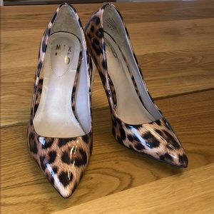 MIX NO. 6 leopard print patent leopard heels